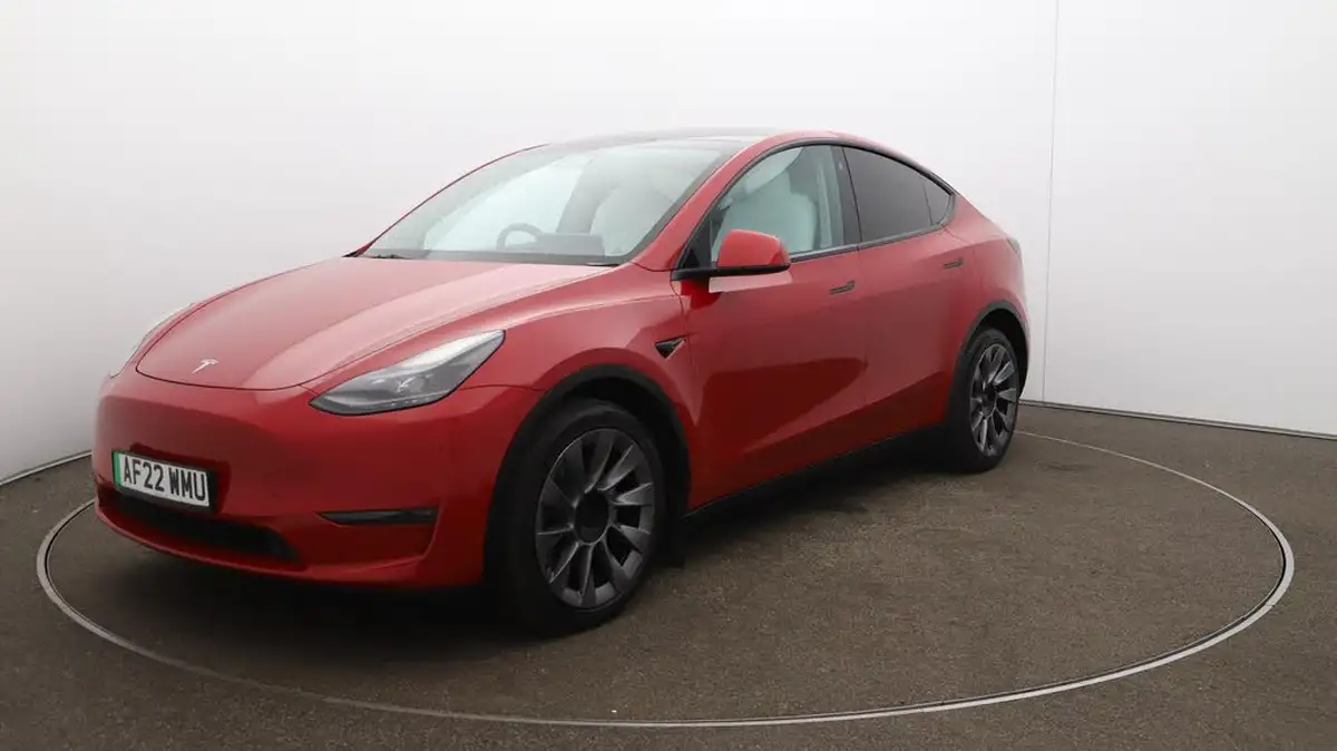 2022-tesla-model-y-e-long-range-big-68