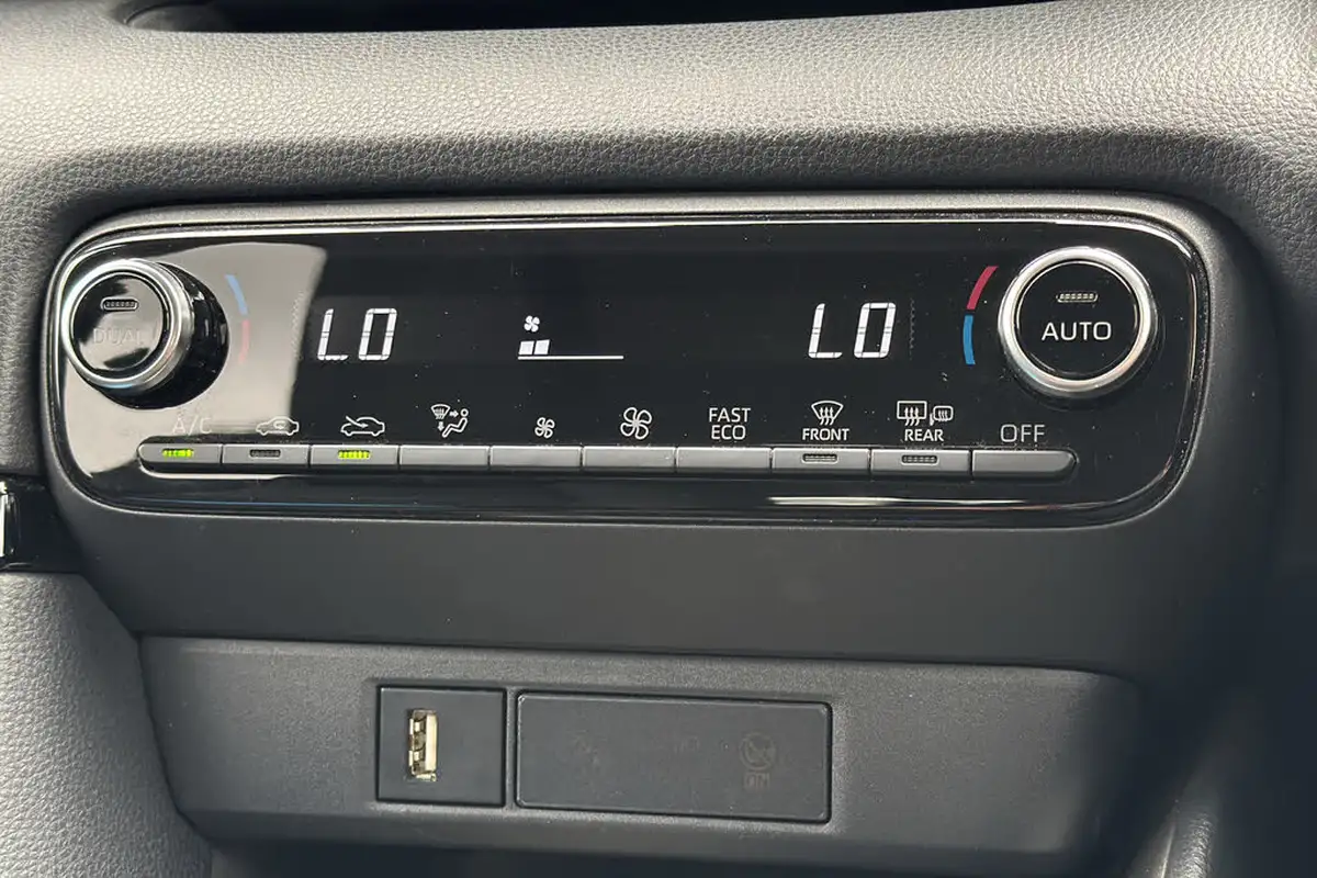 2023-mazda-mazda2-15-select-big-15