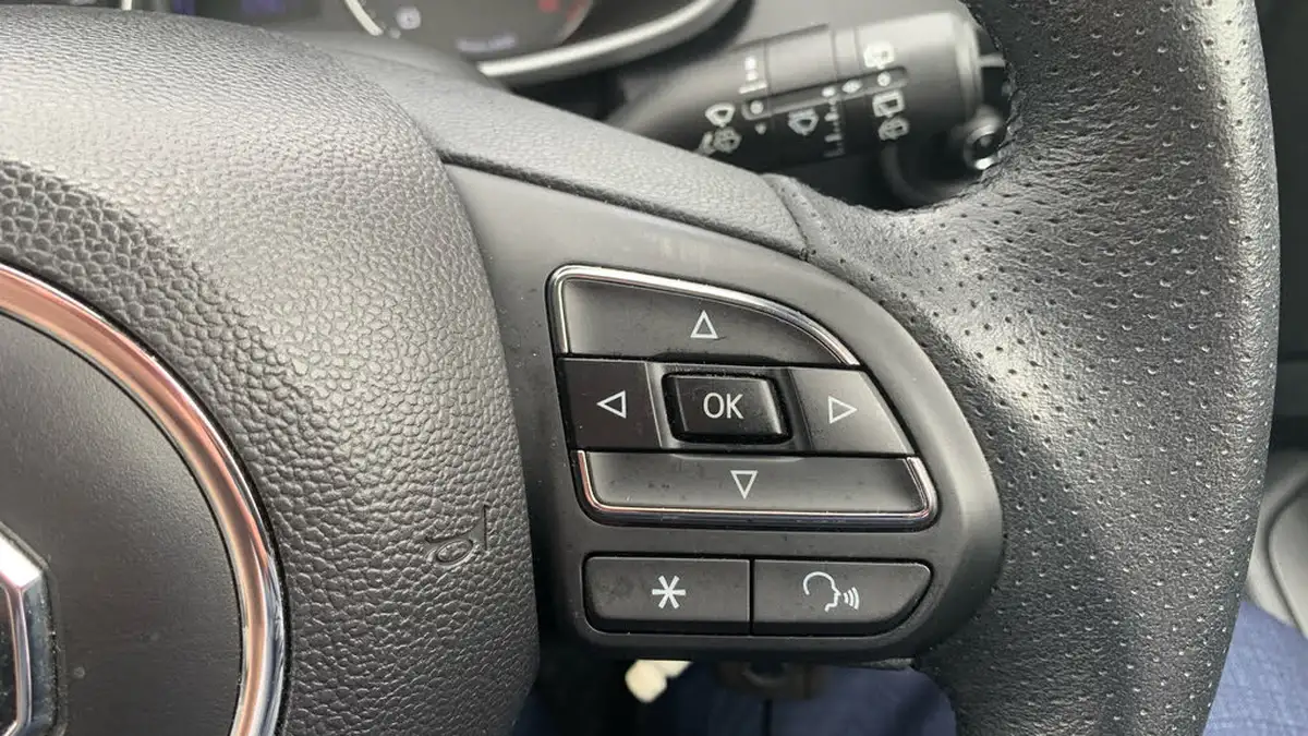2019-mg-zs-suv-15-vti-tech-exclusive-106ps-big-23