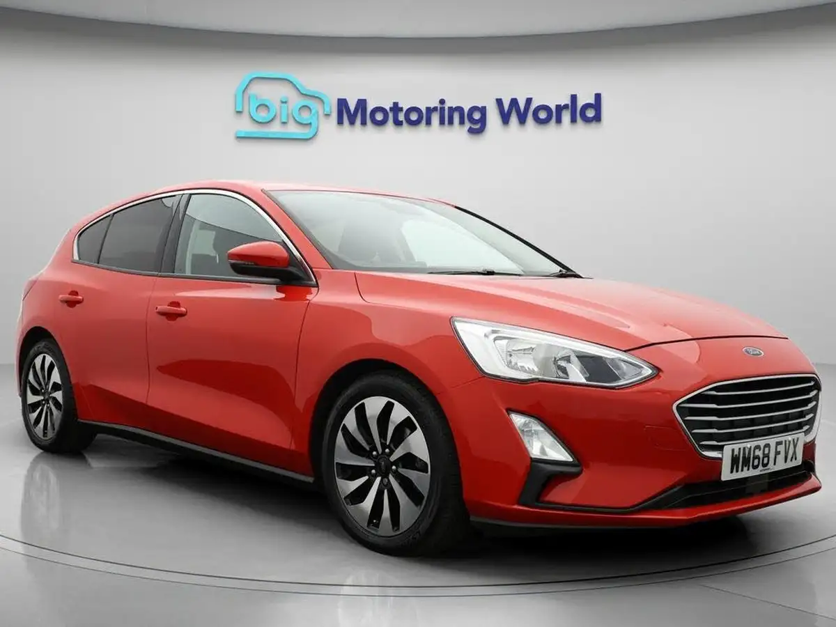 2018-ford-focus-10t-zetec-125ps-hatchback-big-0