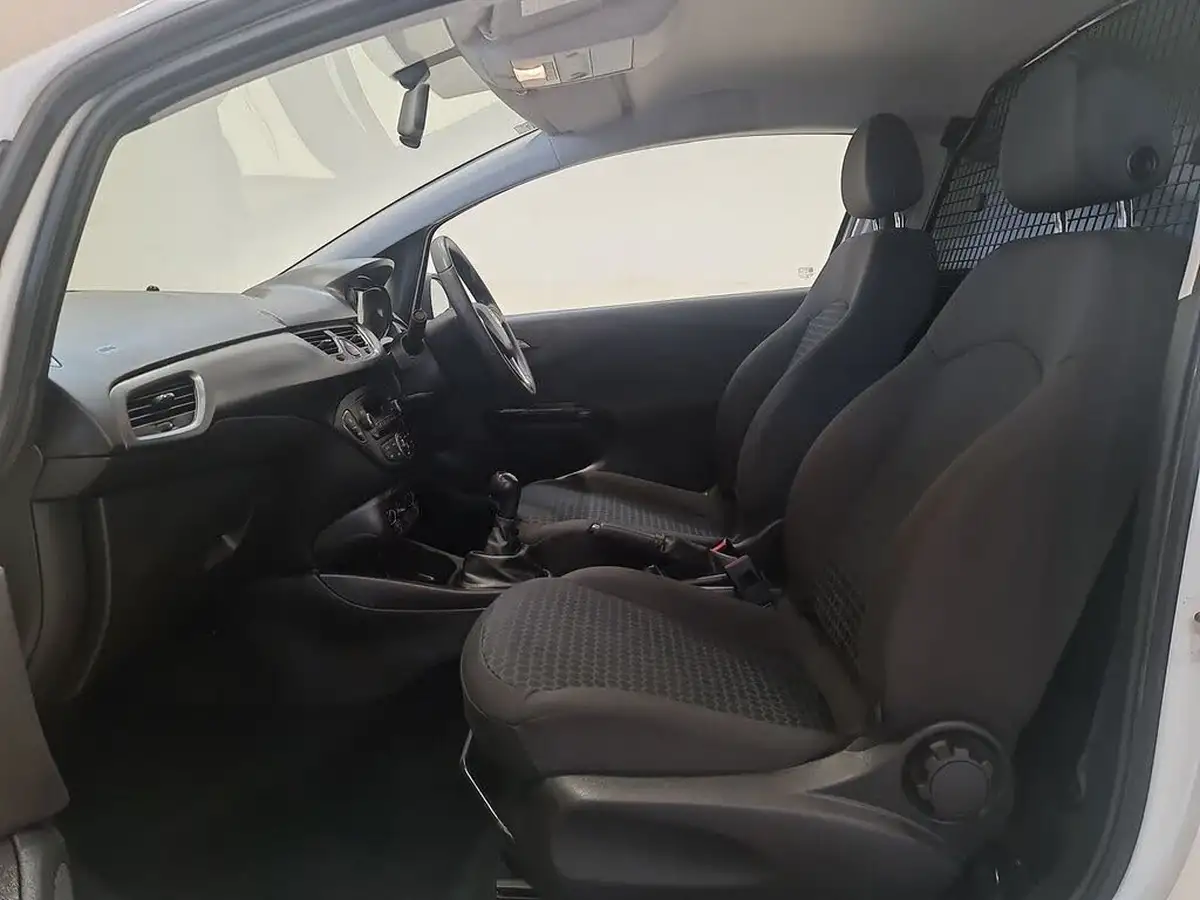 2018-vauxhall-corsavan-13td-startstop-ecoflex-l1h1-panel-big-16