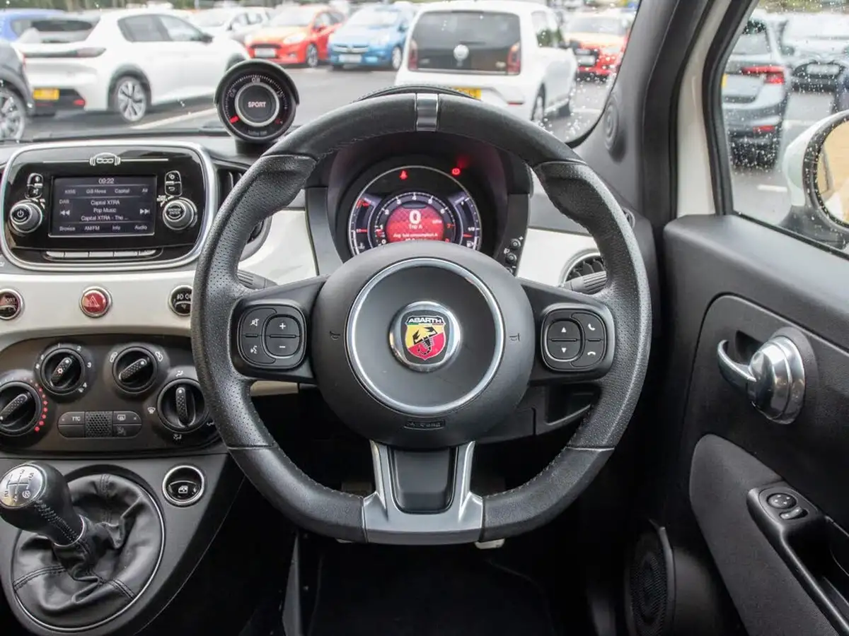 2019-abarth-595-14-tjet-big-21