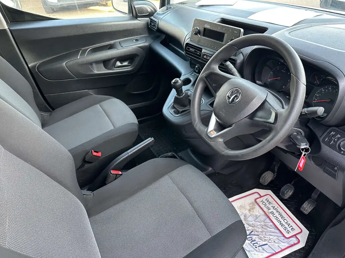 2019-vauxhall-combo-16cdti-edition-2300-100pseu6-l1h1-panel-big-17