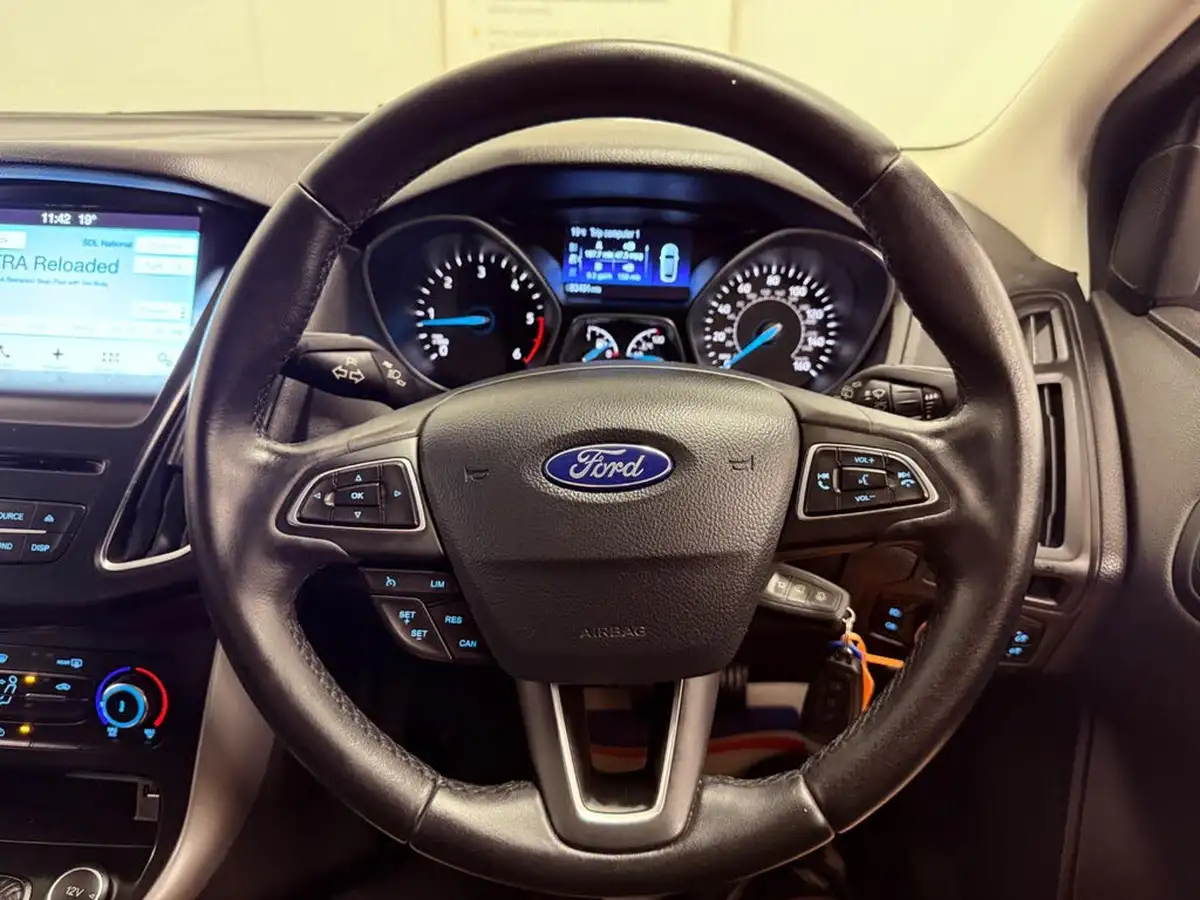 2017-ford-focus-15tdci-zetec-edition-120ps-estate-big-29