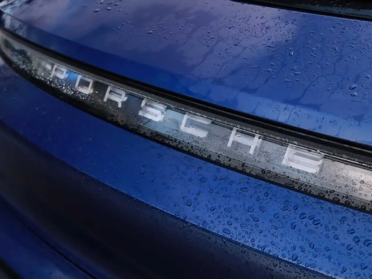 2023-porsche-taycan-e-sport-turismo-476ps-performance-battery-plus-big-22