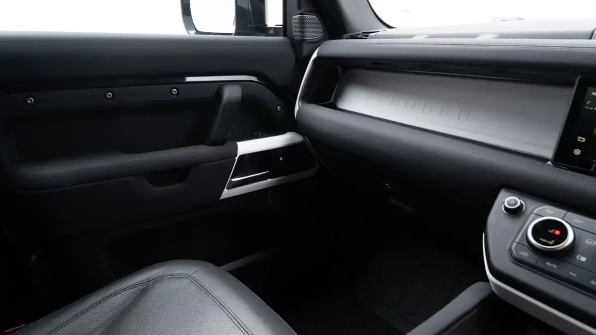 2023-land-rover-90-defender-30-d250-hard-top-se-90-2997cc-big-15