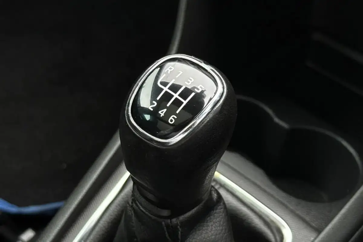 2017-skoda-rapid-spaceback-12-tsi-se-sport-big-40