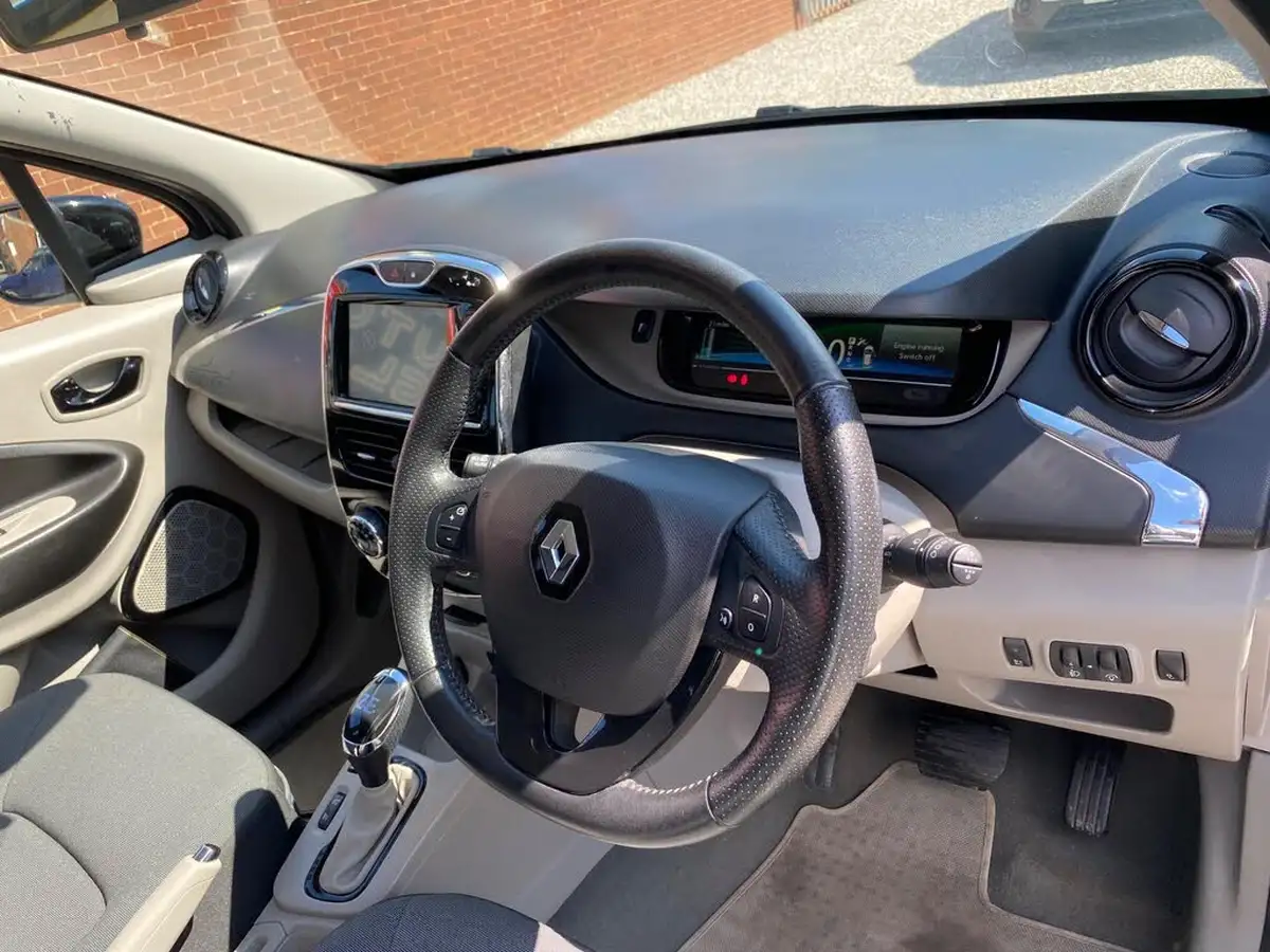 2018-renault-zoe-e-dynamique-nav-rapid-charge-big-7