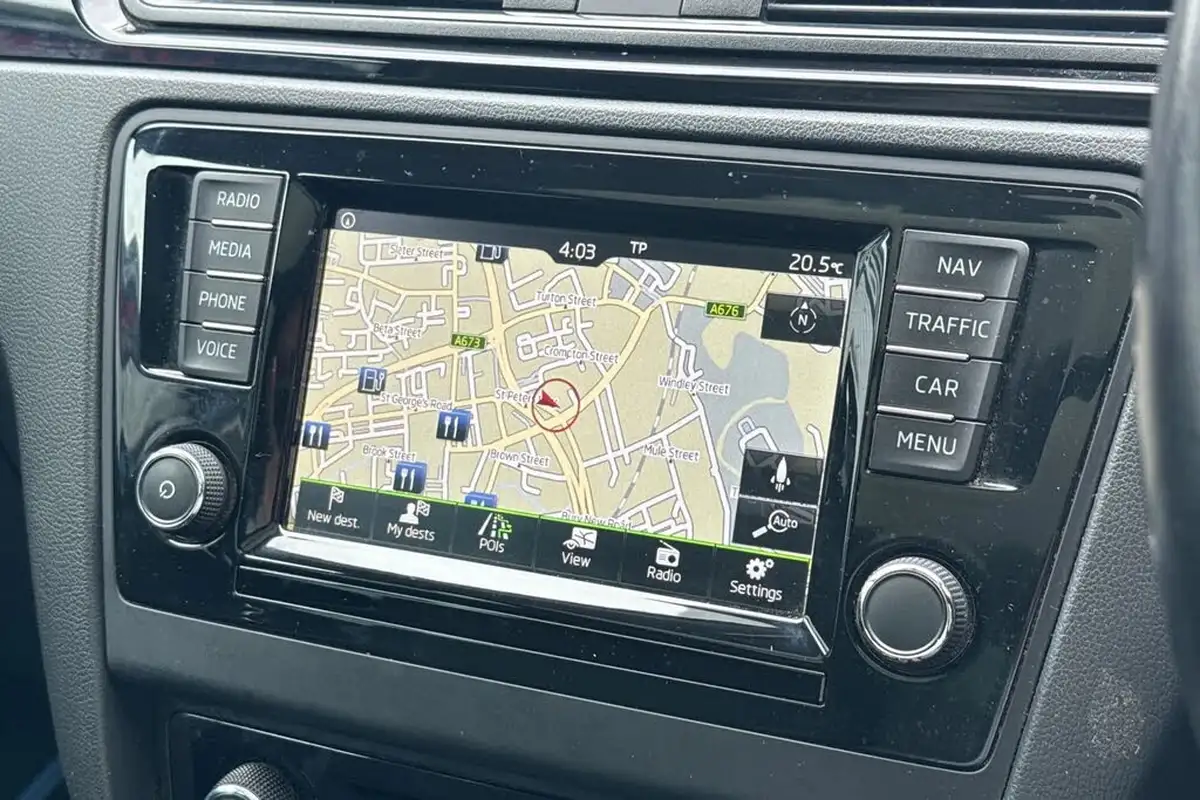 2017-skoda-rapid-spaceback-12-tsi-se-sport-big-16