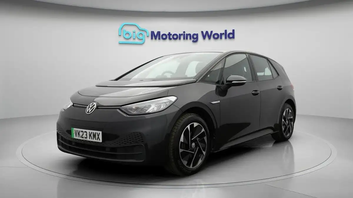 2023-volkswagen-id3-e-life-204ps-58kwh-pro-performance-big-3