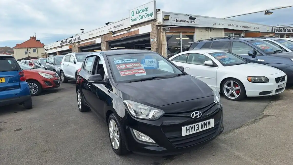 2013-hyundai-i20-14-active-100ps-auto-big-2