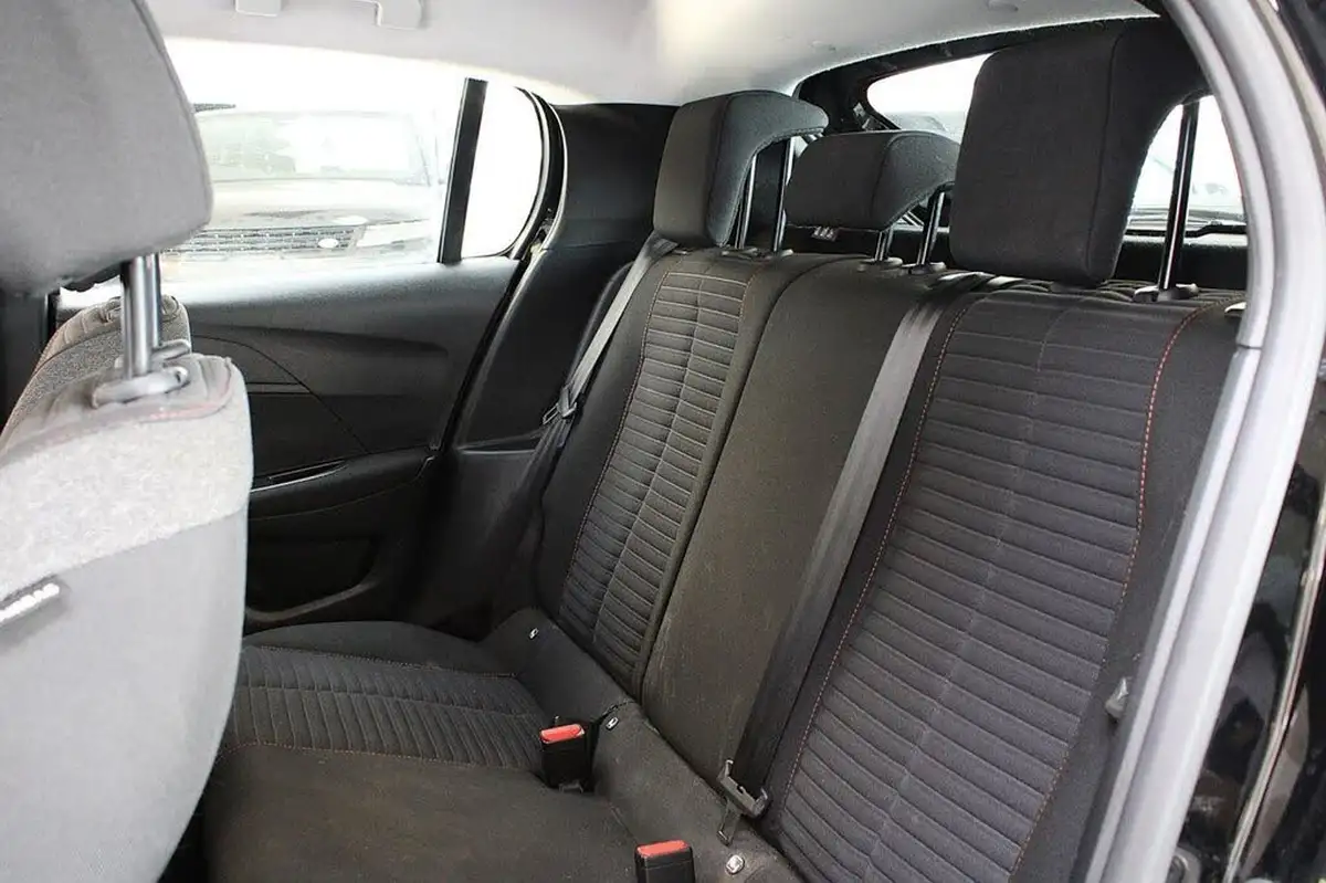 2022-peugeot-208-15-bluehdi-active-premium-big-23