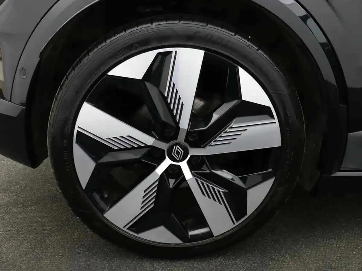 2023-renault-megane-e-tech-e-techno-big-5
