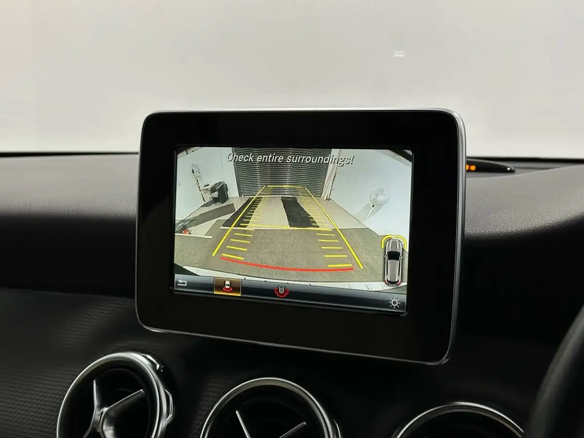 2017-mercedes-benz-gla-class-21d-gla-200d-se-executivess-7g-dct-big-23