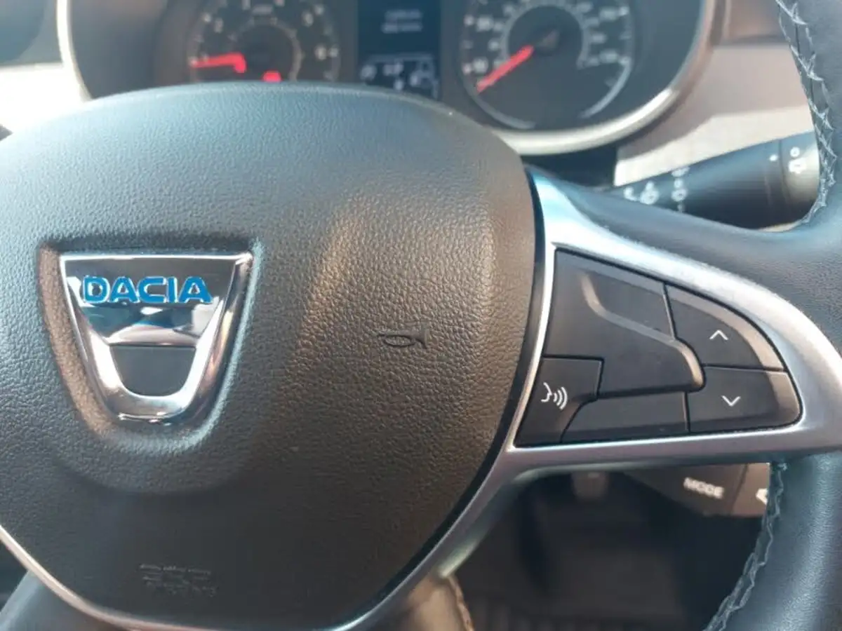 2022-dacia-duster-13-tce-prestige-150bhp-edc-big-12
