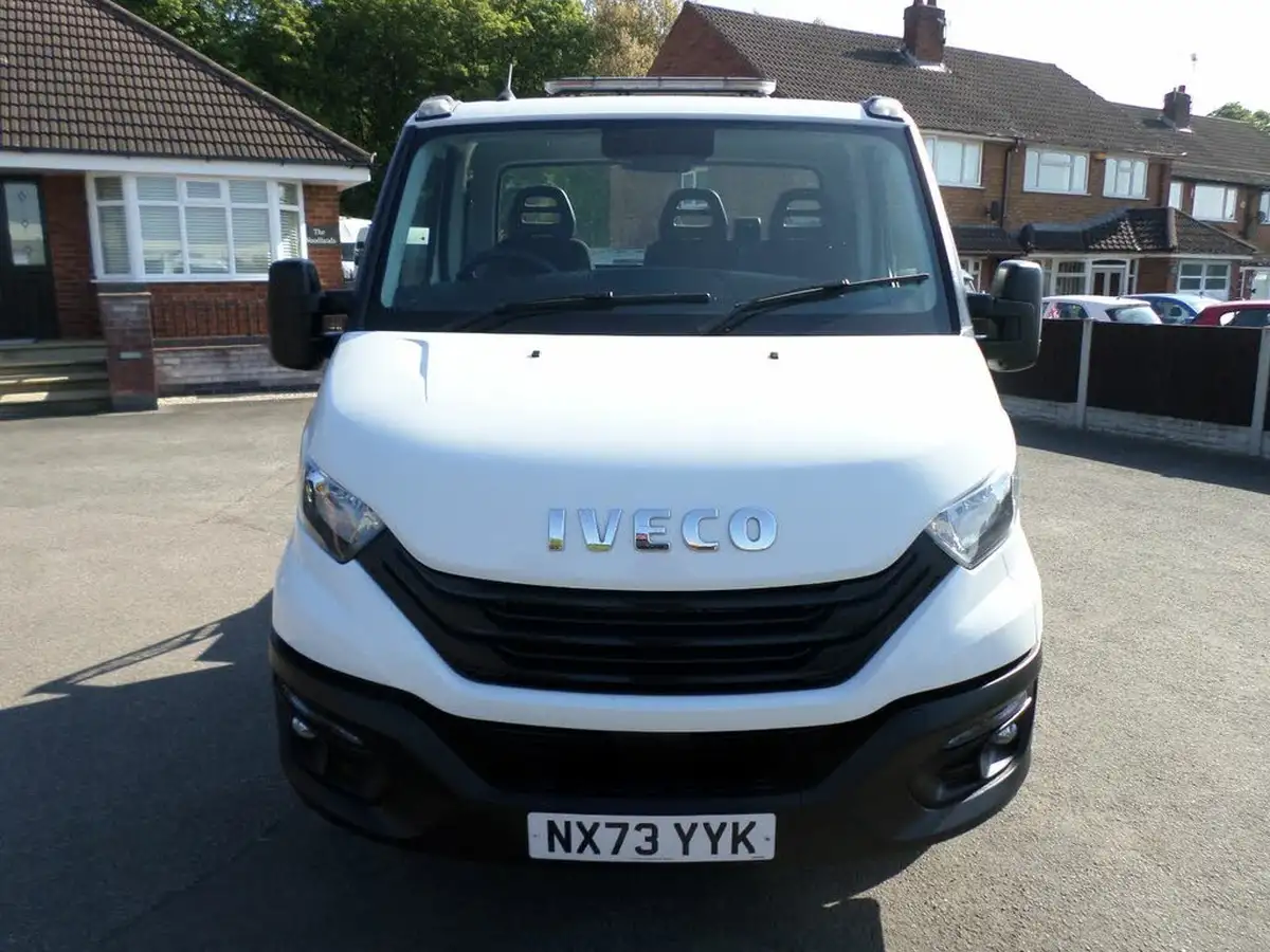 2023-iveco-daily-s-class-23td-35s16-business-3750mm-156pseu6d-3750mm-hi-matic-big-1