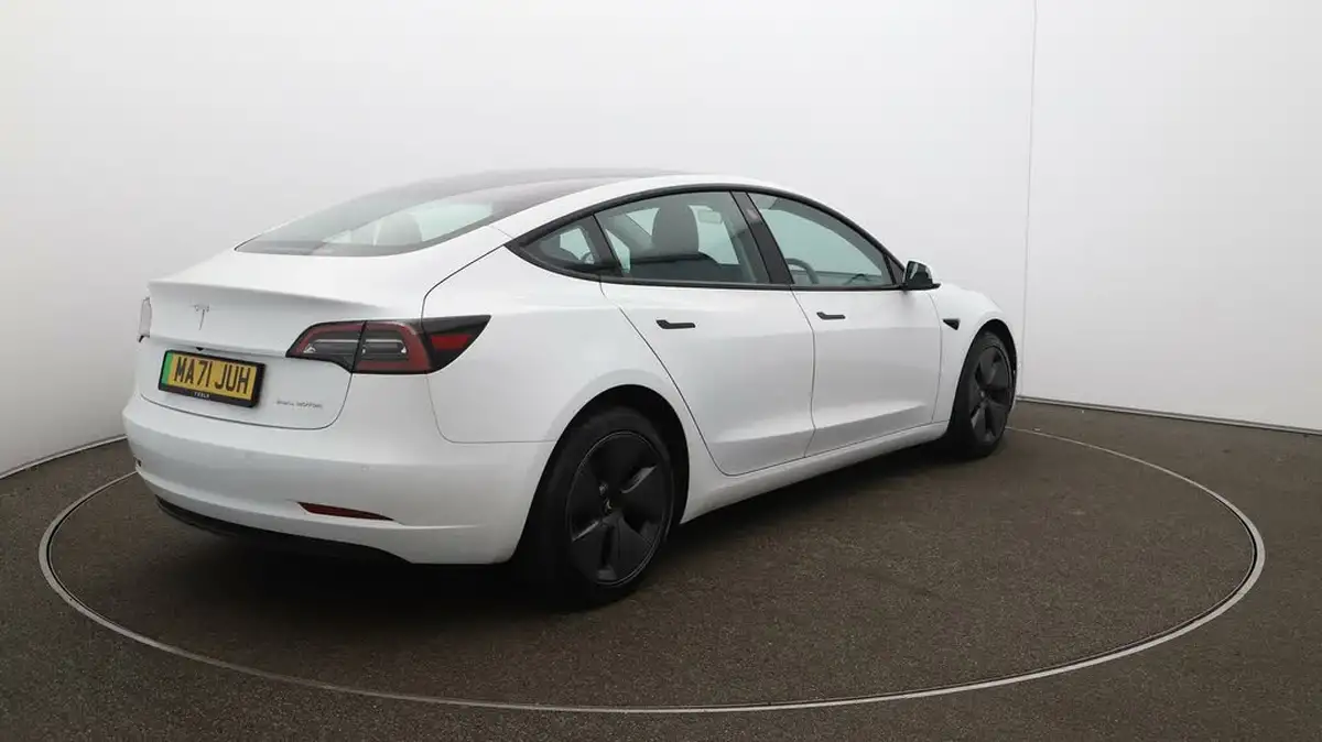 2021-tesla-model-3-e-long-range-awd-big-7