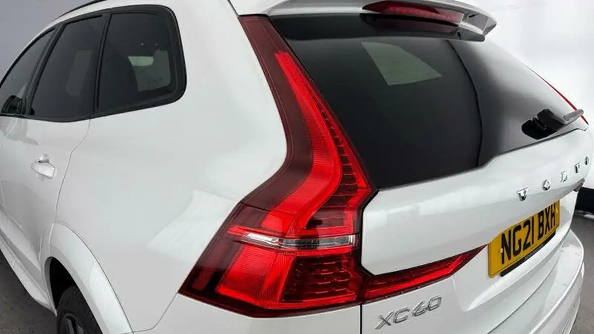 2021-volvo-xc60-20-t8-polestar-engineered-405bhp-twin-engine-big-30