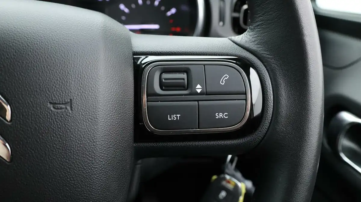 2019-citroen-c3-12-puretech-flair-110ps-ss-eat6-big-24