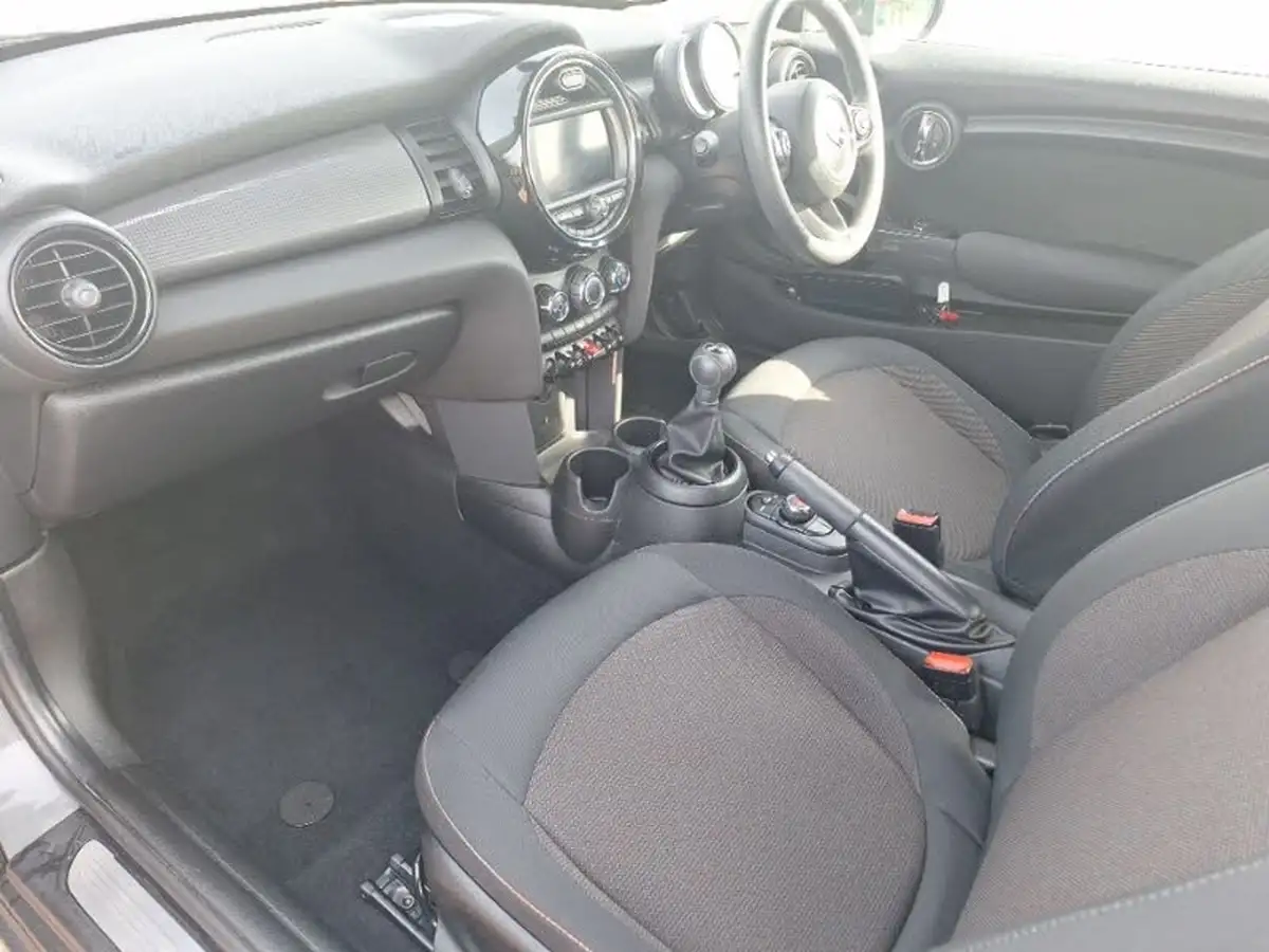 2020-mini-cooper-15-cooper-classic-nav-hatchback-3d-big-4