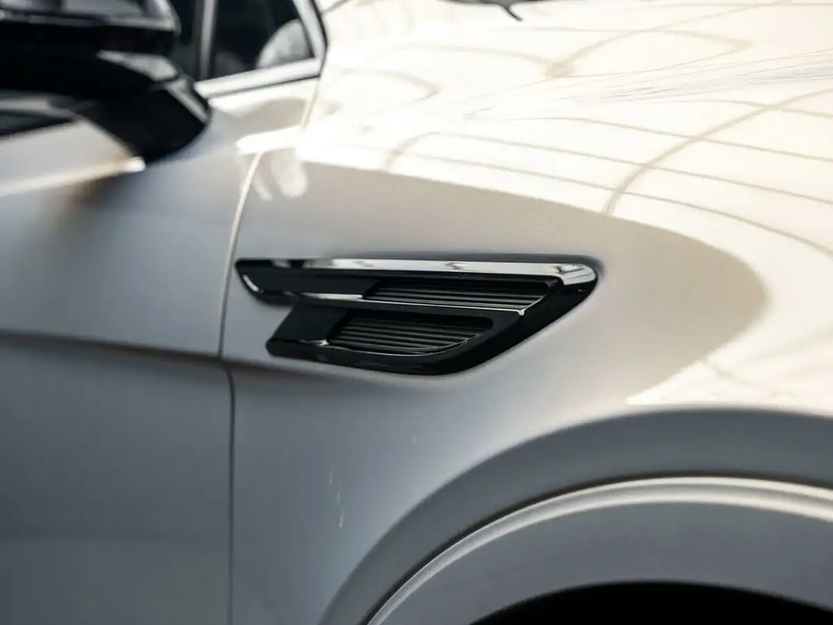 2022-bentley-bentayga-40-v8-s-big-28