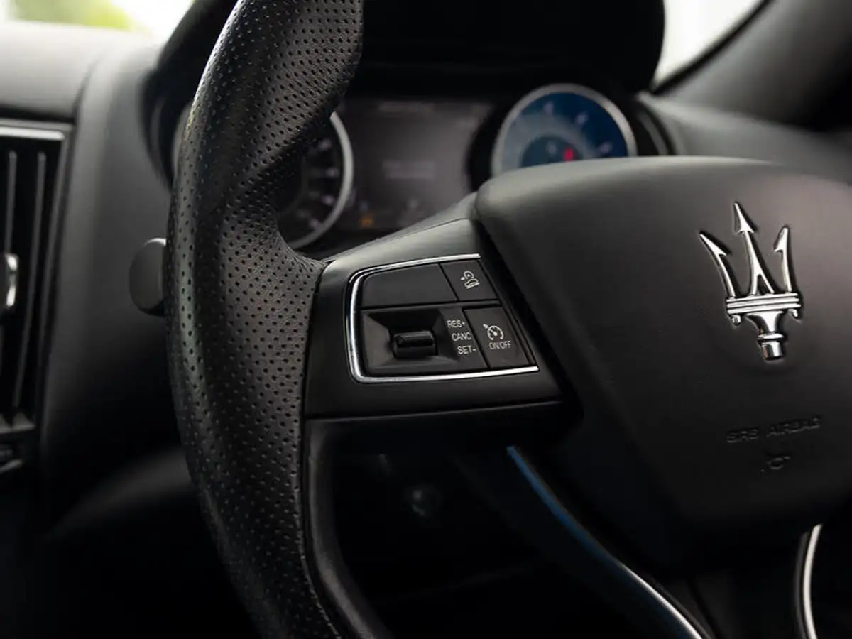 2022-maserati-levante-20-gt-big-14