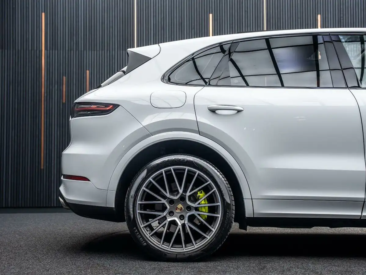 2023-porsche-cayenne-30-v6-e-hybrid-462ps-station-wagon-big-18