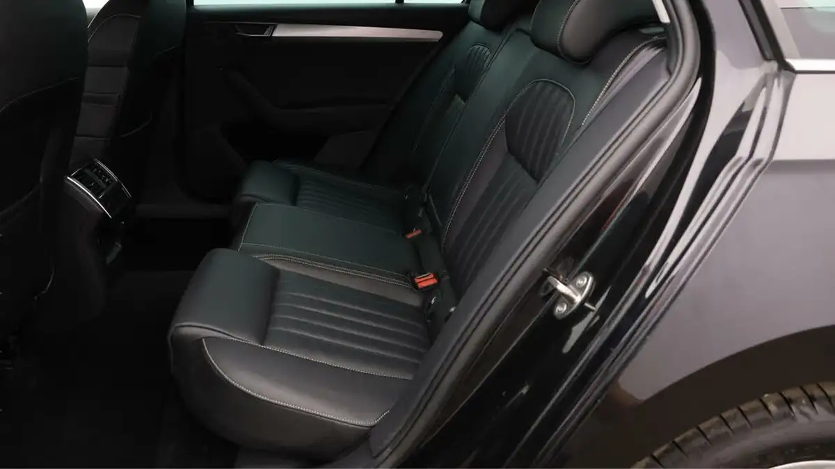 2021-skoda-superb-14-tsi-se-technology-156ps-estate-big-15