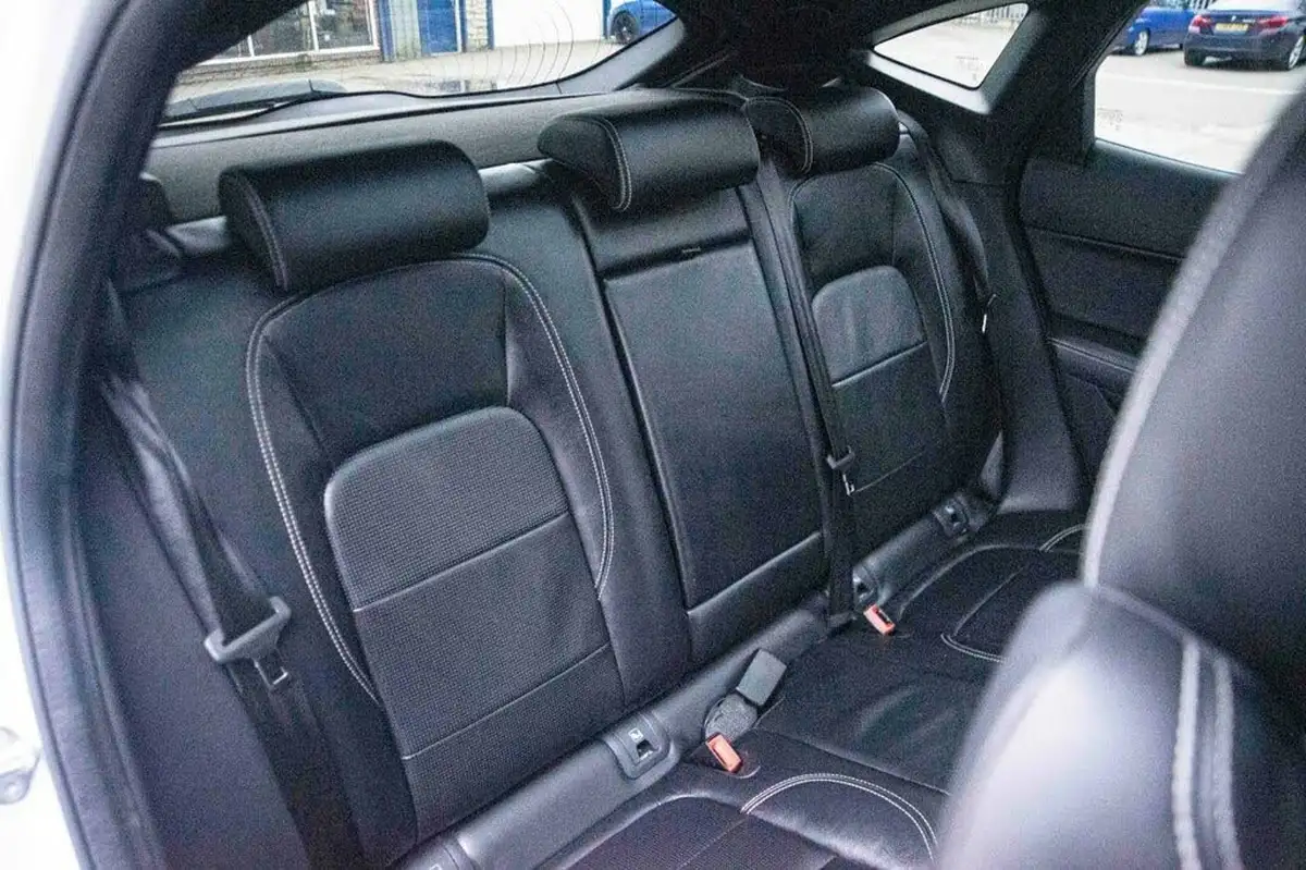 2021-jaguar-e-pace-20-d165-r-dynamic-se-big-30