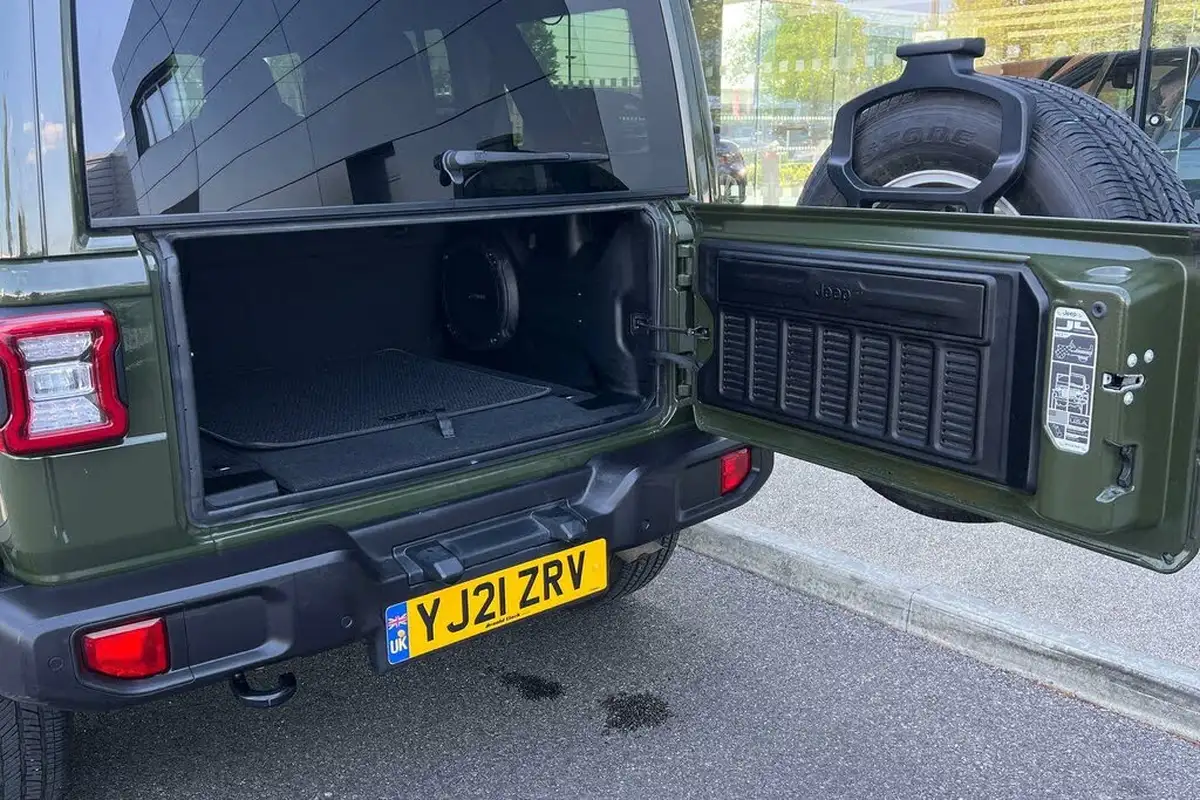 2021-jeep-wrangler-20-gme-80th-anniversary-5d-big-34