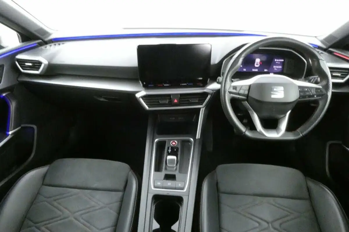 2022-seat-leon-big-15