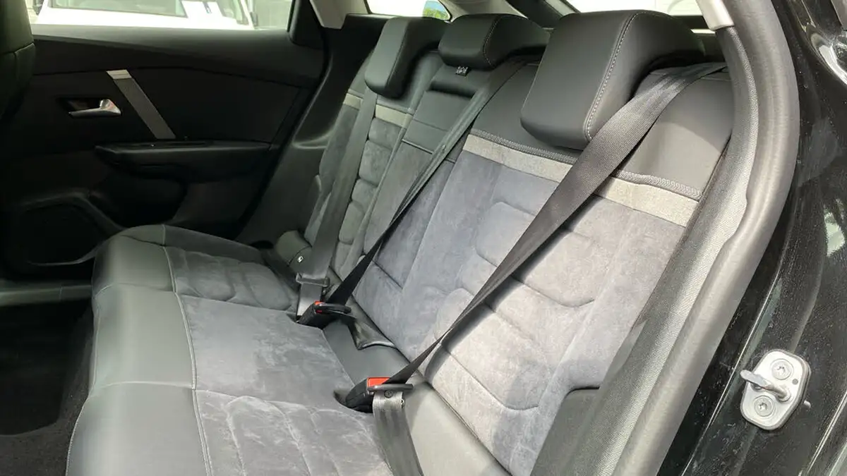 2024-citroen-c4-12-puretech-max-130ps-ss-eat8-big-30