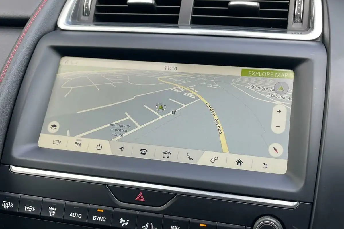 2019-jaguar-e-pace-20-i4d-chequered-flag-150ps-big-4