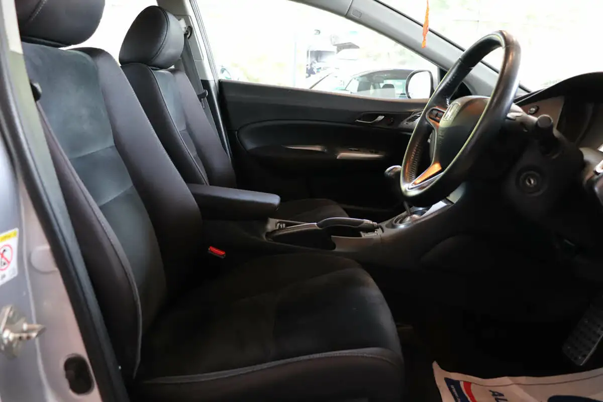 2011-honda-civic-18-es-t-big-18
