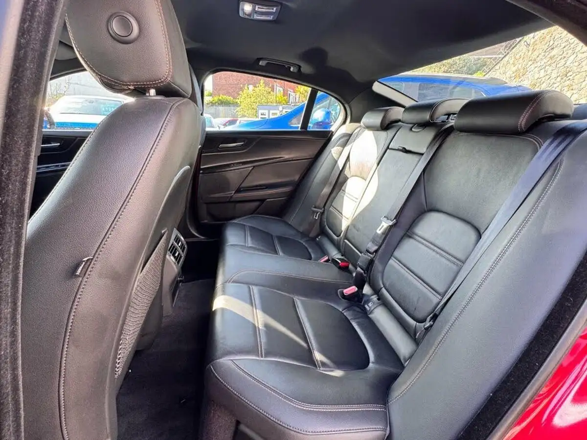 2015-jaguar-xe-20-prestige-big-20
