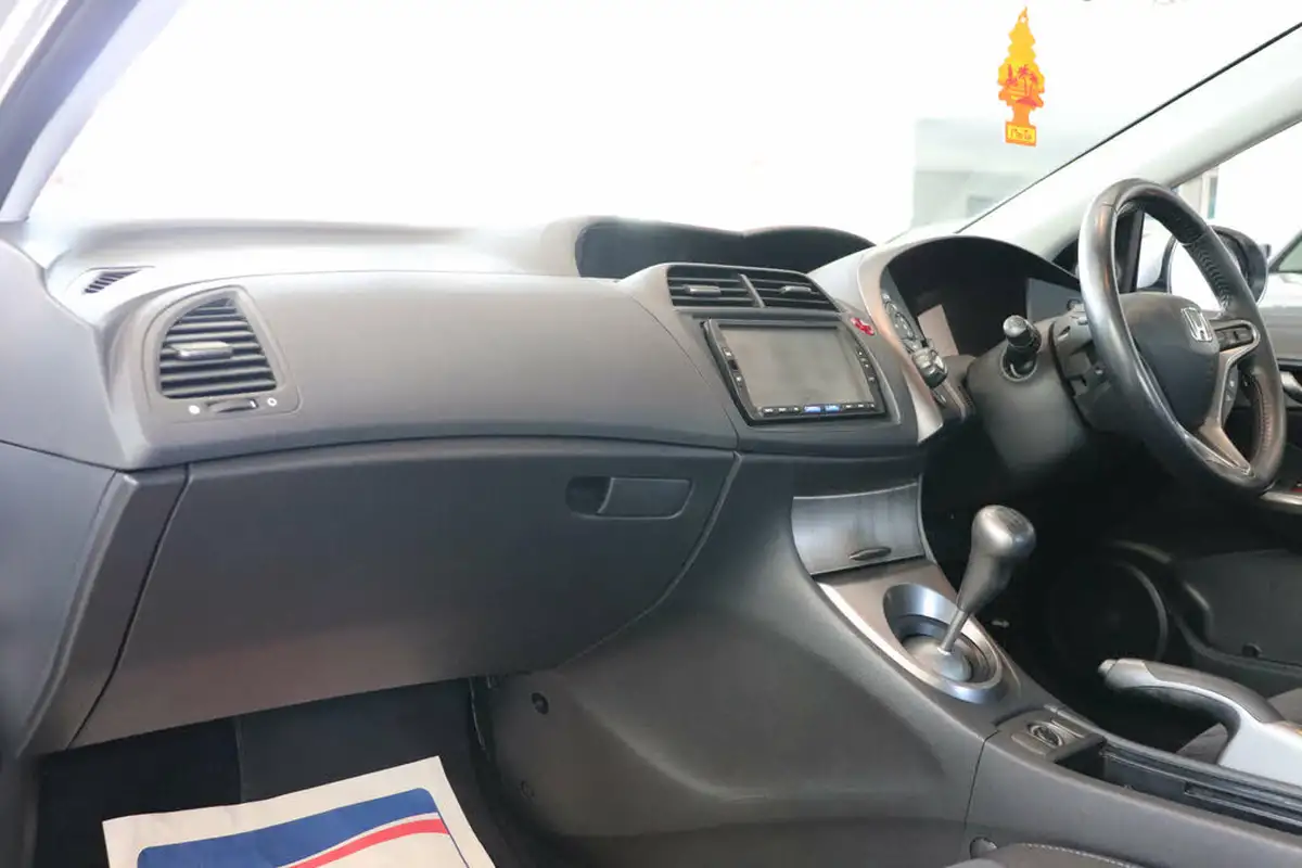 2011-honda-civic-18-es-t-big-42