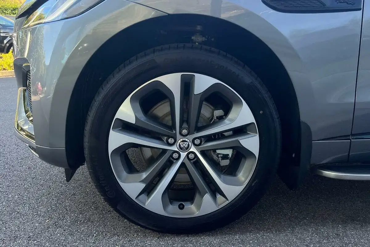 2024-jaguar-f-pace-20-p400e-r-dynamic-hse-black-90th-anniversary-edition-big-15