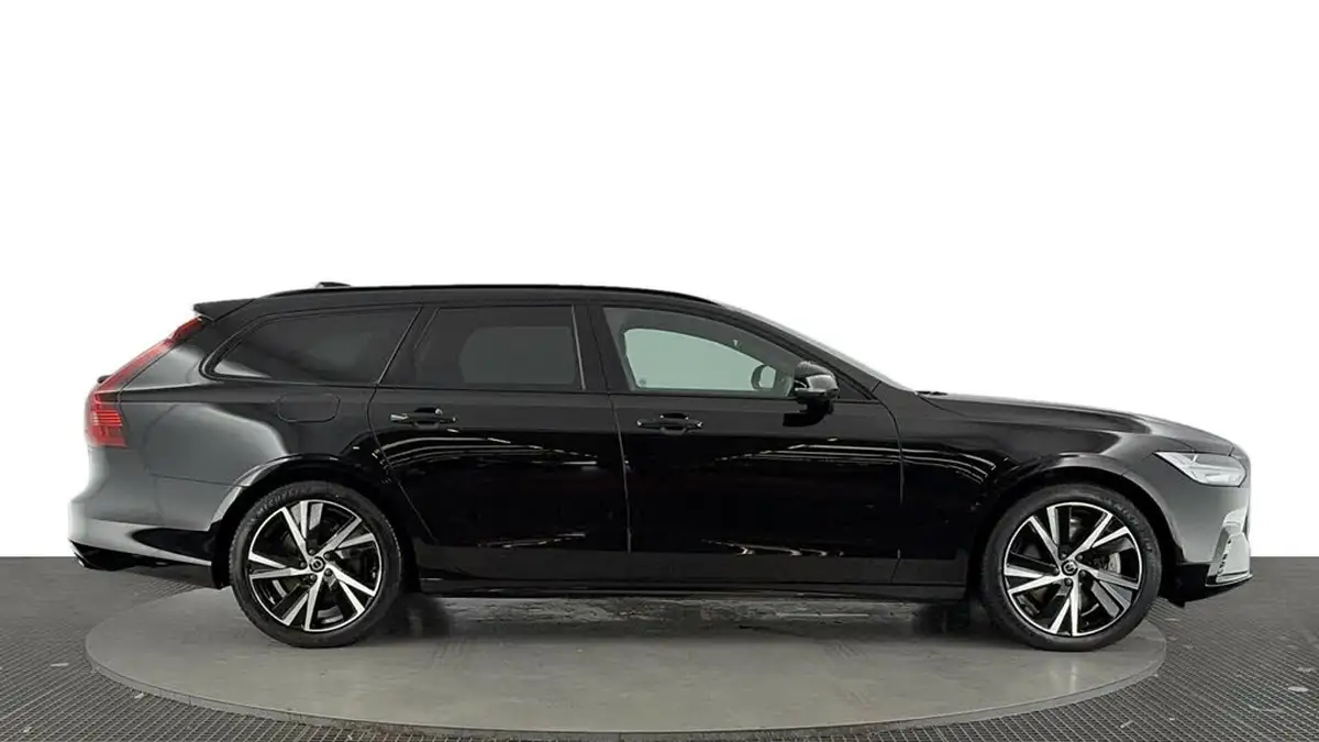 2022-volvo-v90-20-t6-r-design-350bhp-big-2
