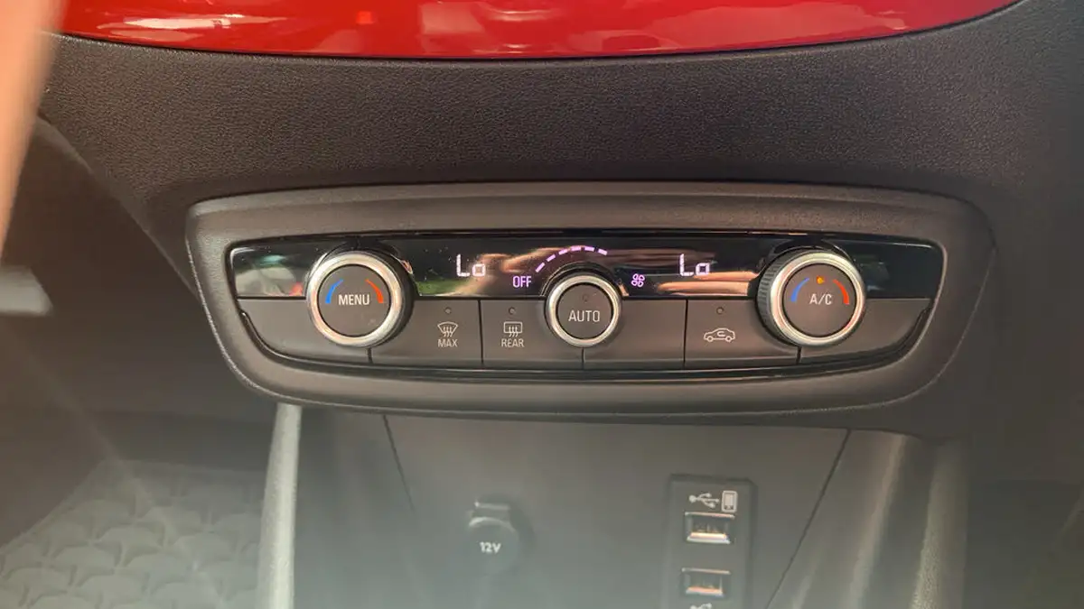 2023-vauxhall-crossland-12-gs-110ps-big-11