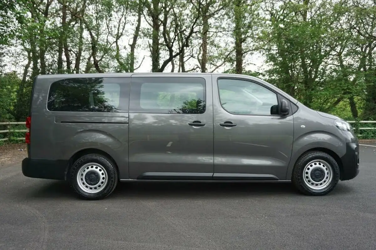2022-vauxhall-vivaro-life-e-combi-l-big-15