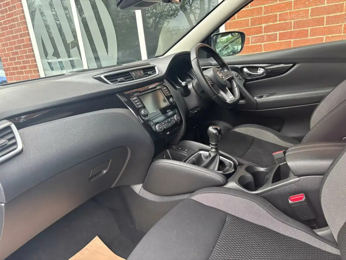2020-nissan-qashqai-13-dig-t-acenta-premium-160ps-big-24