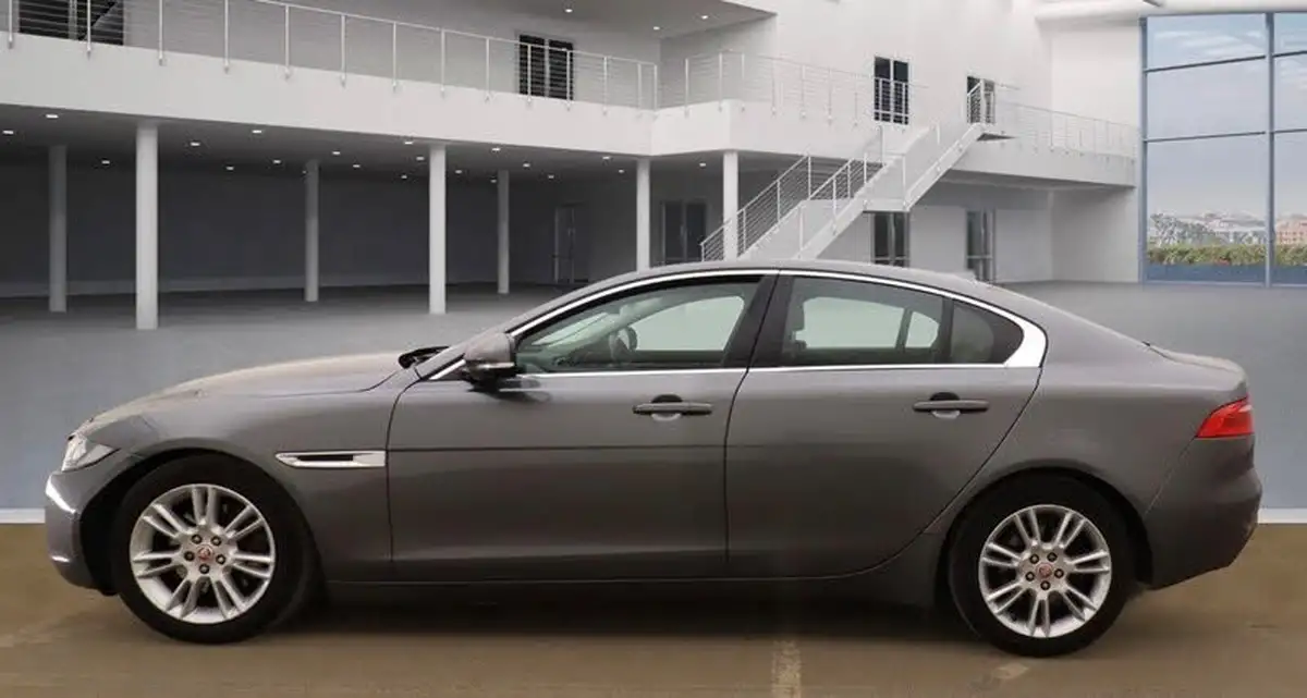 2015-jaguar-xe-20td-prestige-180ps-auto-big-5