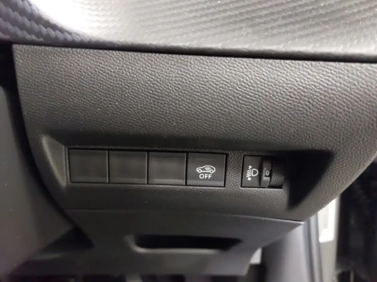 2024-peugeot-2008-suv-12-puretech-allure-130ps-big-9