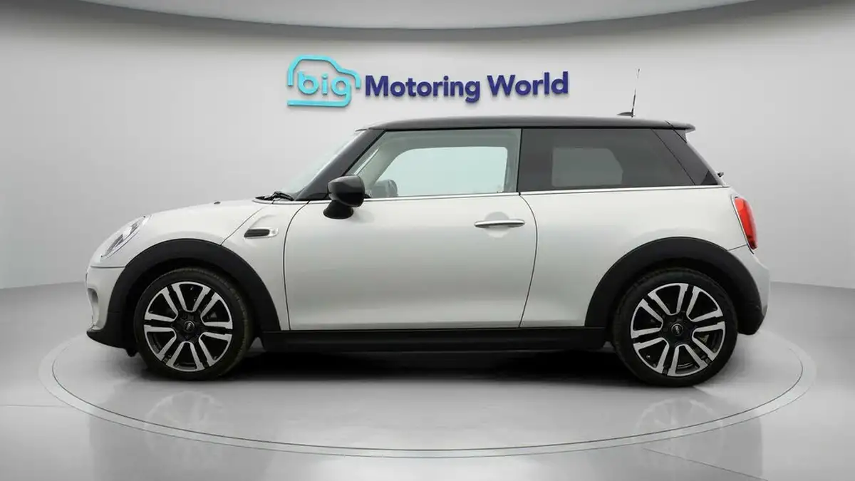 2019-mini-cooper-15-cooper-exclusive-134bhp-nav-hatchback-3d-auto-big-3