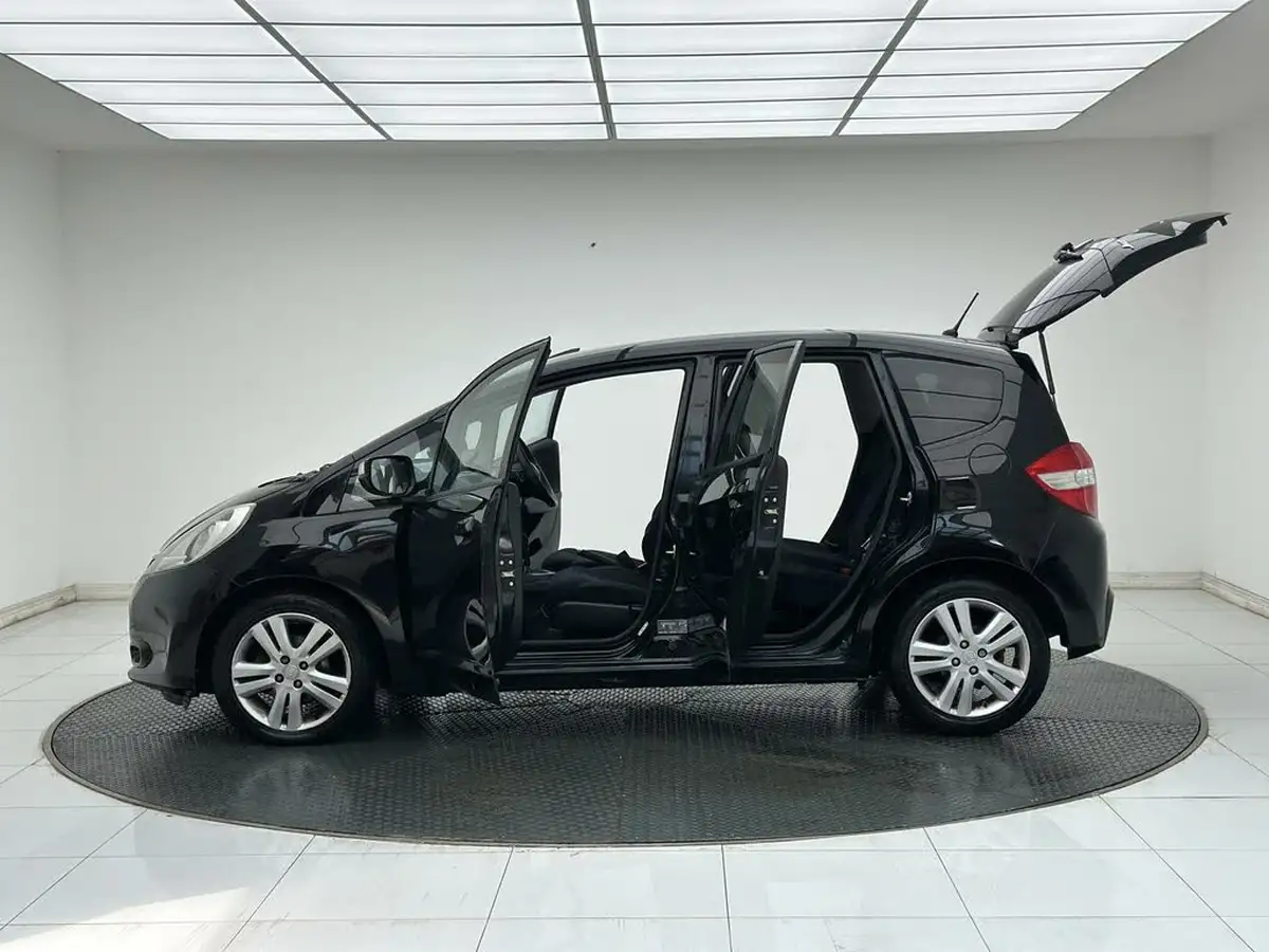 2012-honda-jazz-14-ex-cvt-big-11