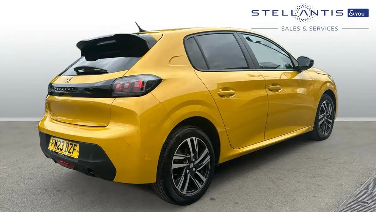 2023-peugeot-208-12-puretech-active-premium-100ps-eat8-big-2