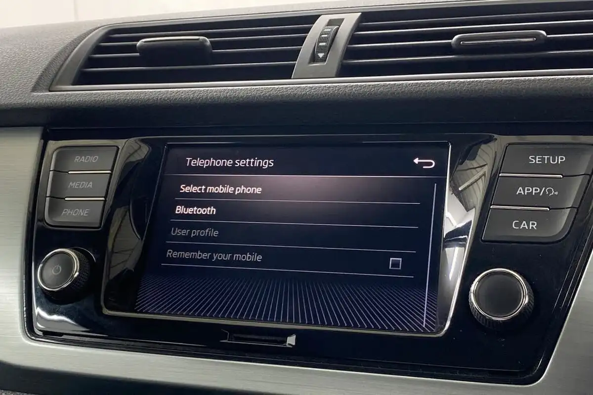 2019-skoda-fabia-10-mpi-se-75ps-ss-hatchback-big-18
