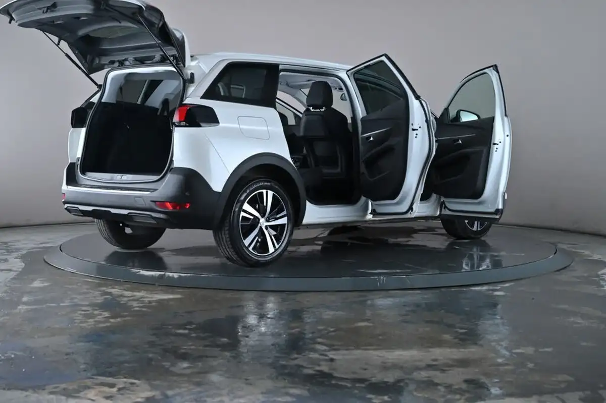 2018-peugeot-5008-suv-12-puretech-allure-eat6-big-62