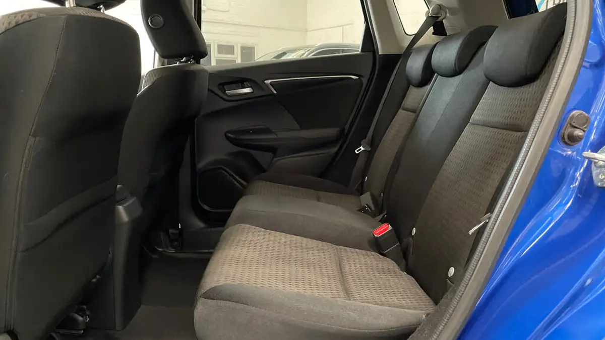 2019-honda-jazz-13-i-vtec-ex-navi-cvt-big-13