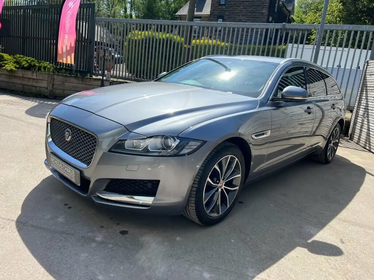 2019-jaguar-xf-20i-portfolio-250ps-sportbrake-5d-big-11